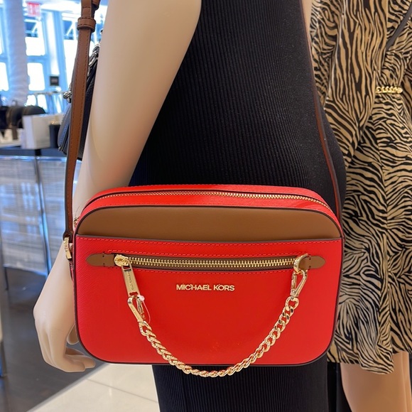 MICHAEL KORS 
Jet Set Item Large EW Zip Chain XBody Saffiano Leather Crossbody - Picture 4 of 16